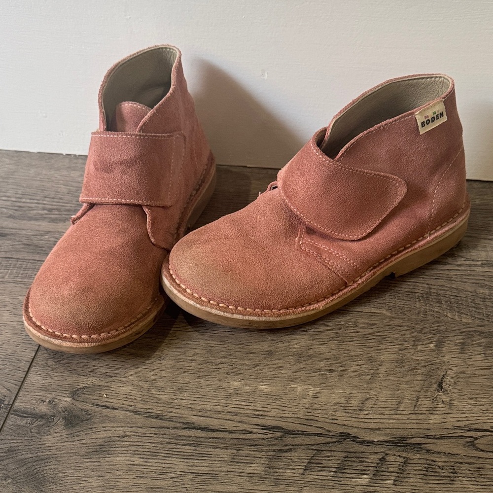 Mini Boden Kids Rose Suede Velcro Ankle Boots